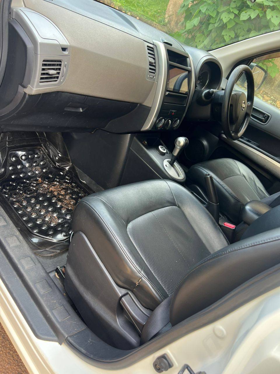 A picture of Nissan X trail in very good condition at 23m 0703