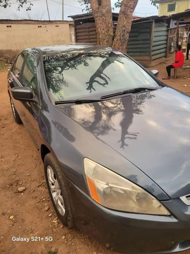 A picture of Honda Accord 2005 Going cheap