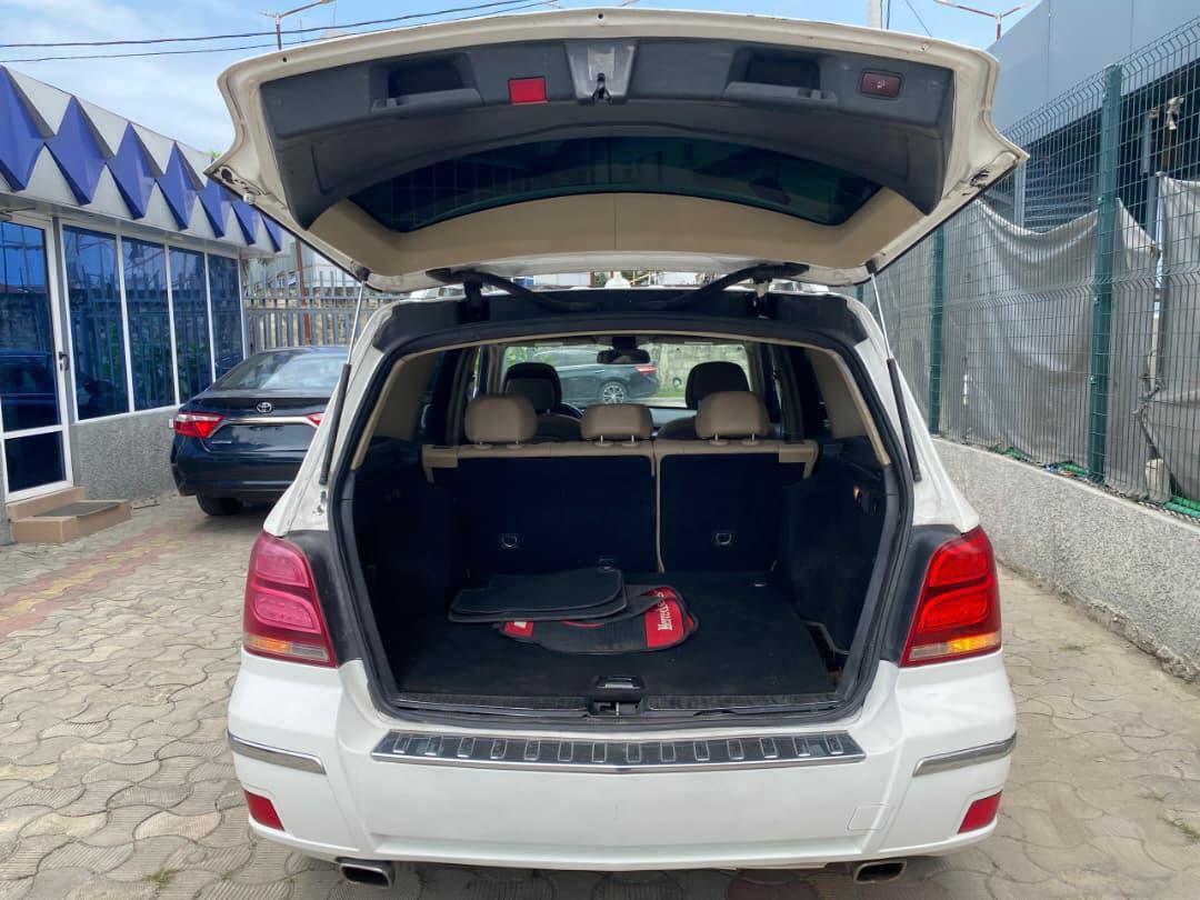 A picture of 2011 BENZ GLK 350 2011 o9i6i7o5987
