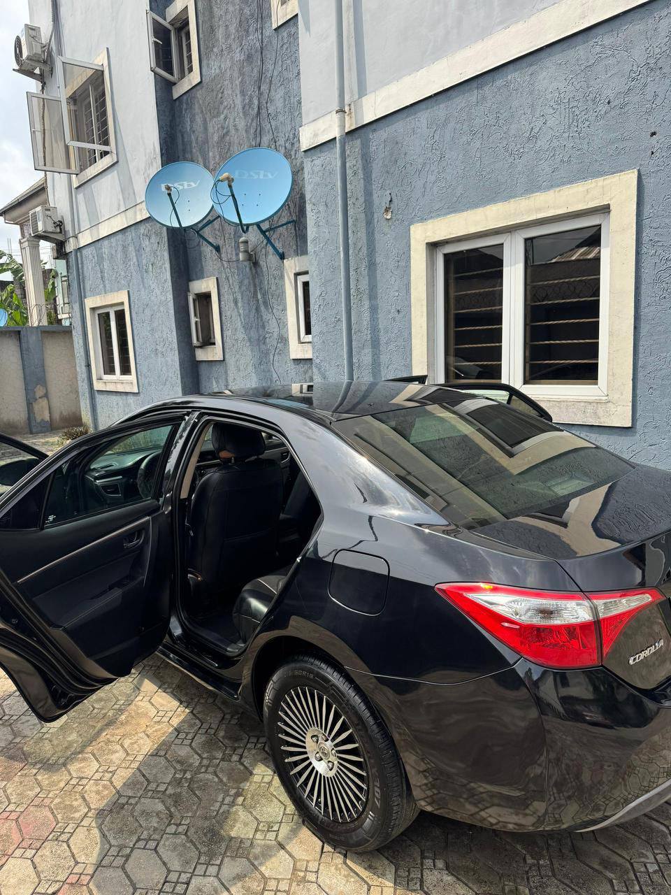 A picture of TOYOTA COROLLA 2014 SPEC BELGIUM GRADE NEAT AND SOUND SILENT