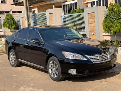 A picture of Lexus 350 Clean Registered
