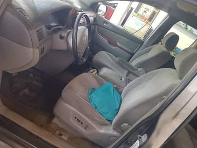 A picture of DISTRESS SALE OF TOYOTA SIENNA 2005 MODEL Engine is percent
