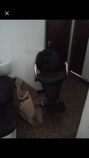 A picture of Nauza kiti cha saloon contact 0684891476