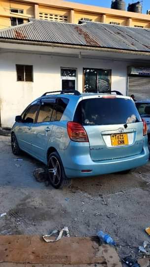 A picture of 2003 Toyota Spacio