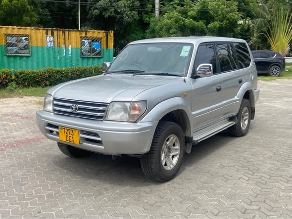A picture of TOYOTA PRADO MCHAGA