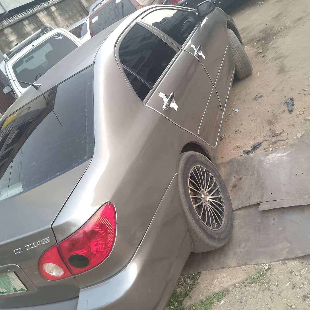 A picture of Toyota Corolla 04 05 Sound engine and gear Owner price