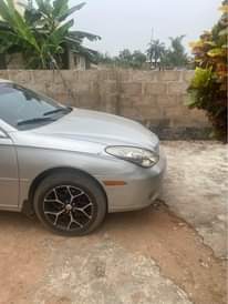 A picture of Lexus ES330