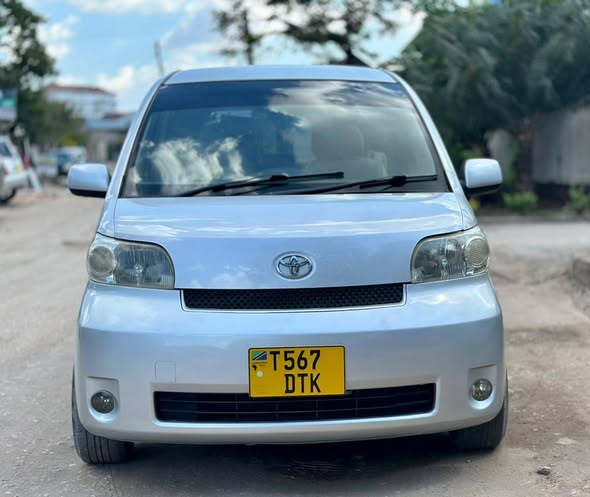 A picture of TOYOTA PORTE0767058883