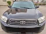 A picture of Clean used Toyota Highlander 2010 model 5m net price Neatly