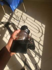 A picture of Sony NEX 5N Mirrorless Camera with 18 55mm Lens
