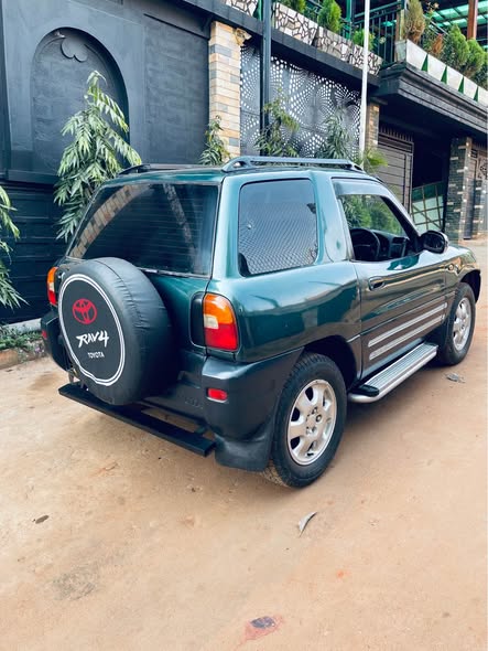 A picture of Toyota rav4