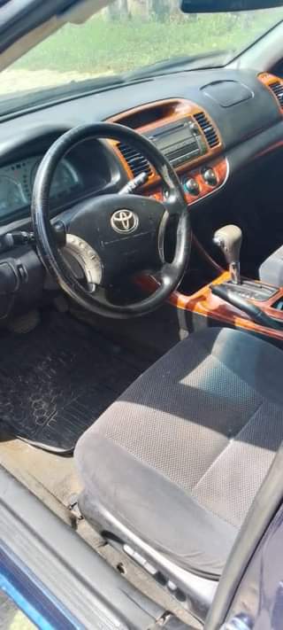 A picture of 2006 model Toyota camry sports slightly used