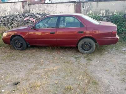A picture of 2002 Toyota Camry Pencil light