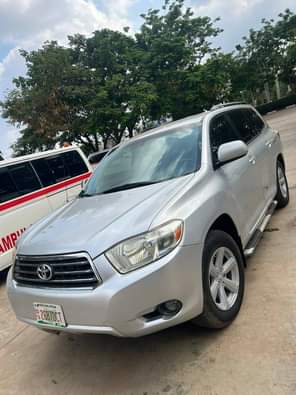 A picture of SALLAH DEAL A Neatly Used Toyota Highlander 2008 Model With