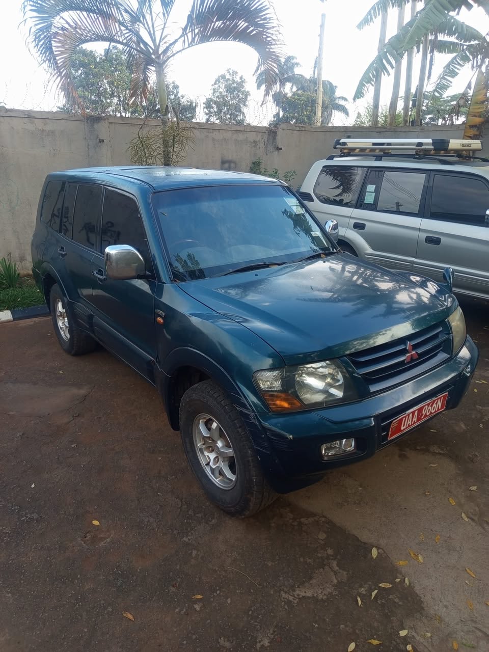 A picture of 2001 Mitsubishi pajero 3 2 did