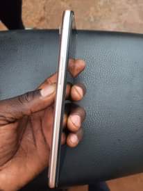 A picture of OPPO A83