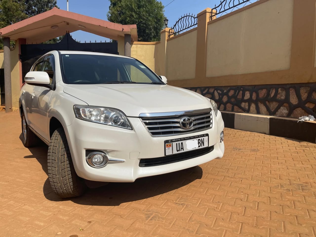A picture of 2010 Toyota vanguard