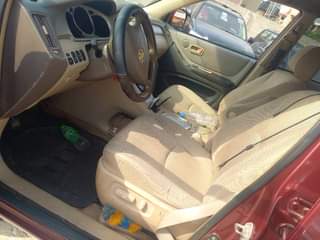 A picture of Toyota highlander 06