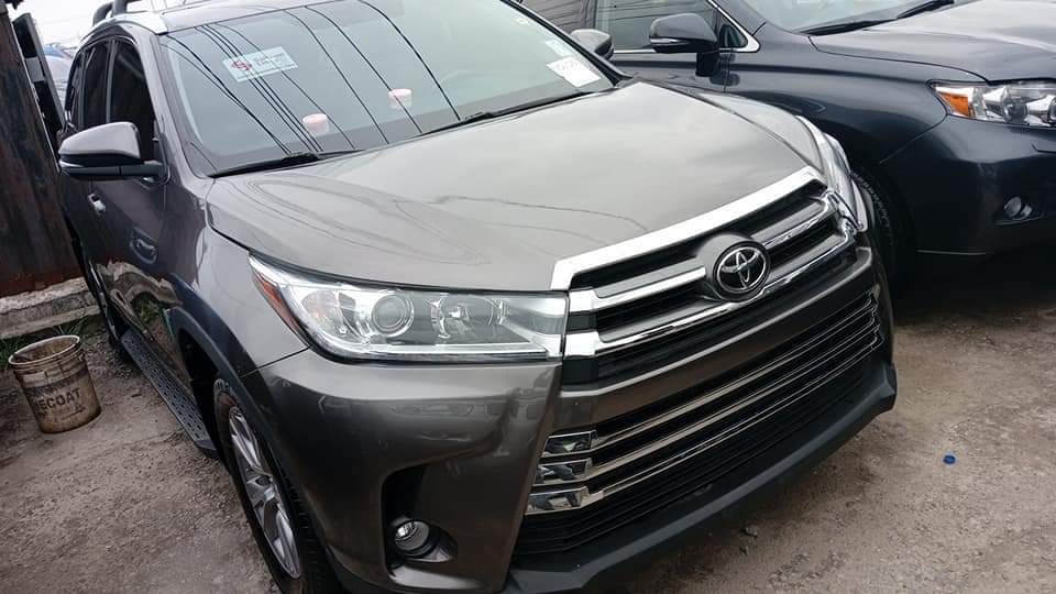 A picture of Toyota Highlander 2016 model keyless limited