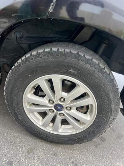 A picture of Ford Escape DZ