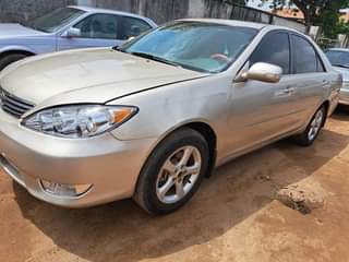 A picture of 2006 Toyota Camry V6 Engine
