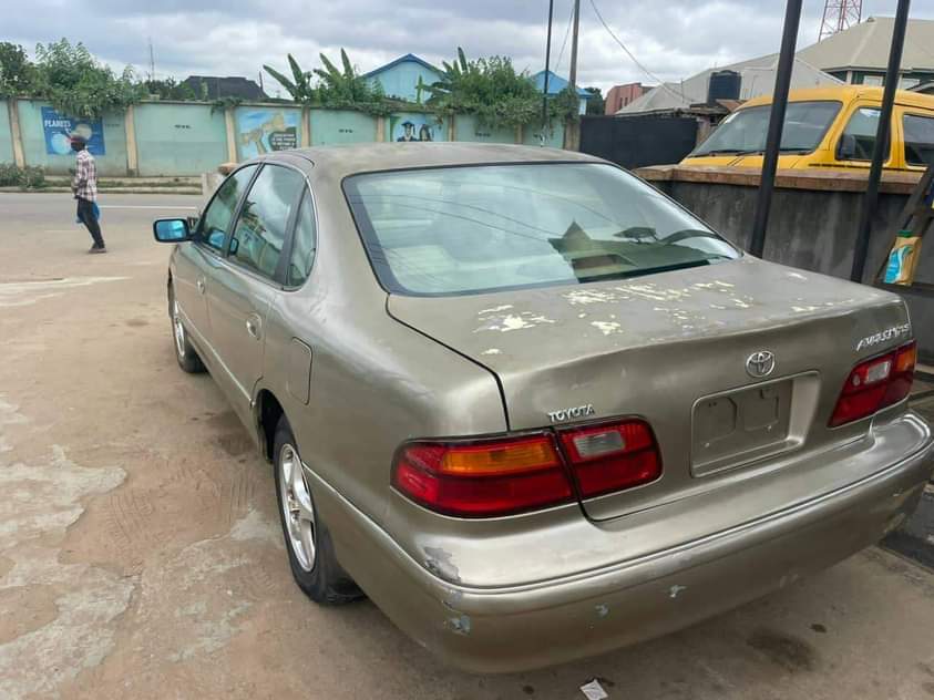 A picture of toyota avalon