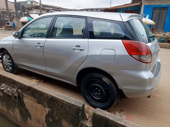 A picture of Toyota matrix