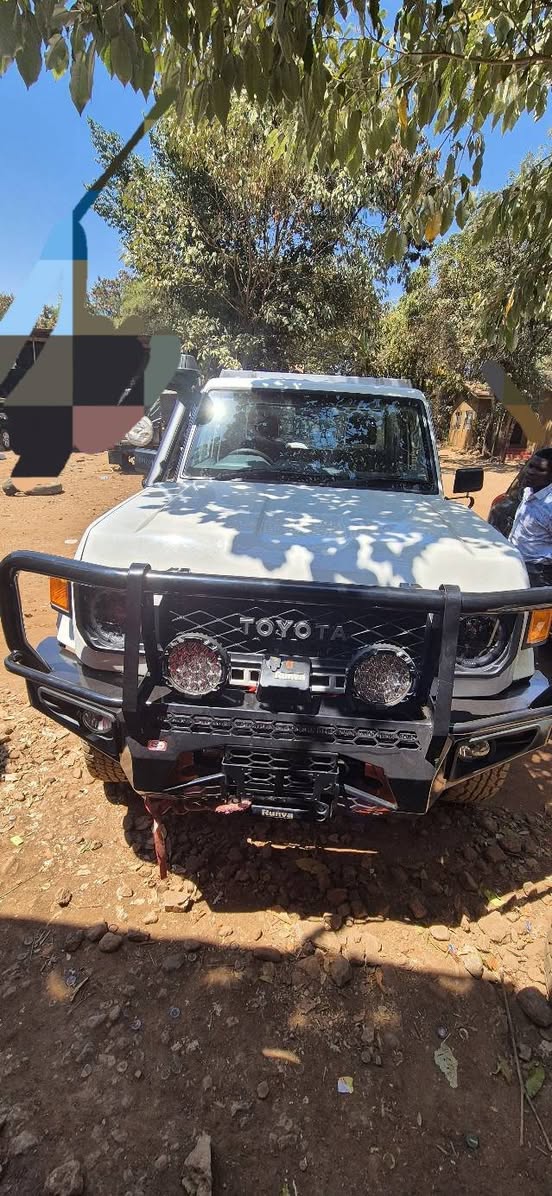 A picture of Toyota Land Cruiser For Sale