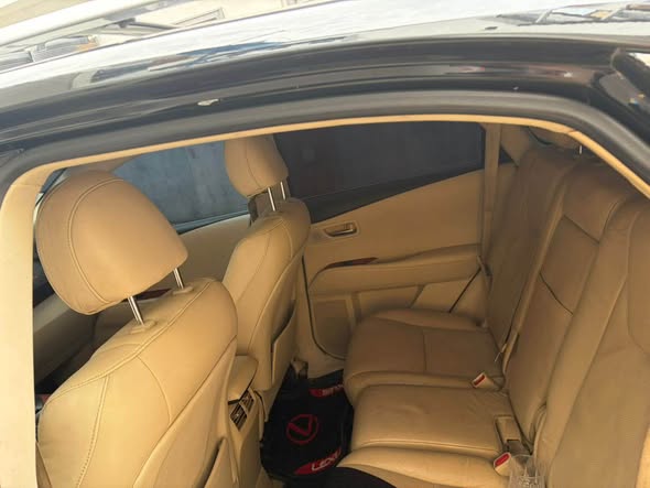 A picture of Lexus RX 350 17 5m Clean used buy and drive