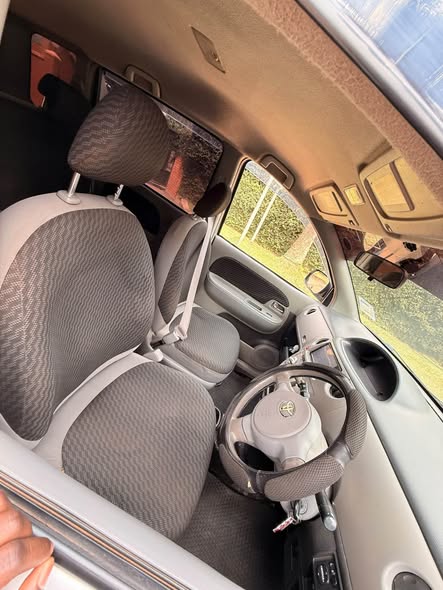 A picture of Toyota sienta