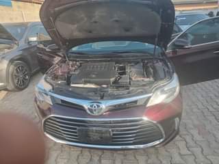 A picture of Toyota Avalon 2016