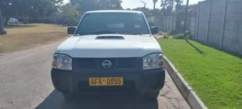 used nissan np300