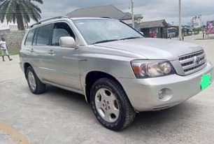 A picture of TOYOTA HIGHLANDER