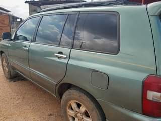 A picture of Toyota Highlander 2005 model