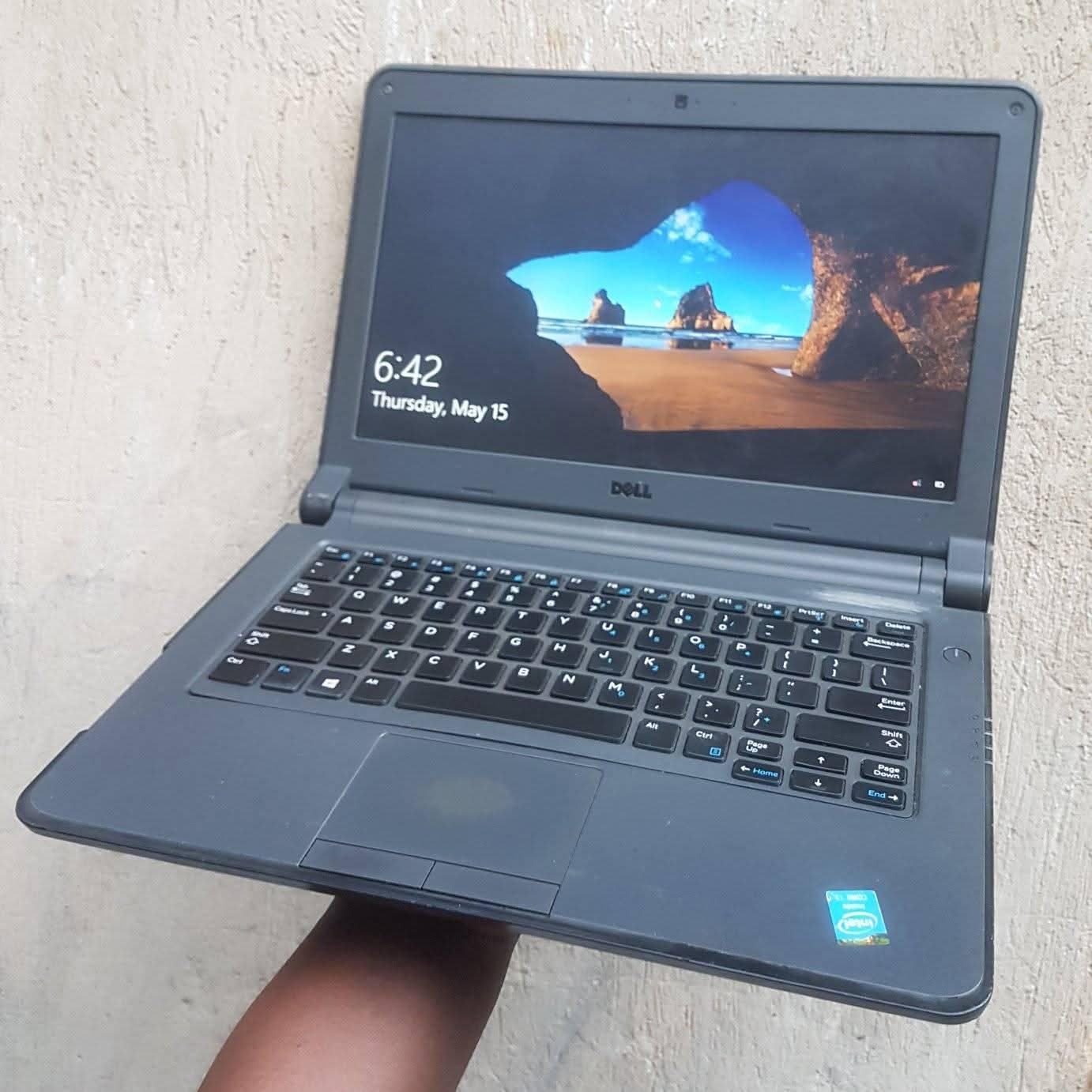 A picture of Dell core i3 laptop