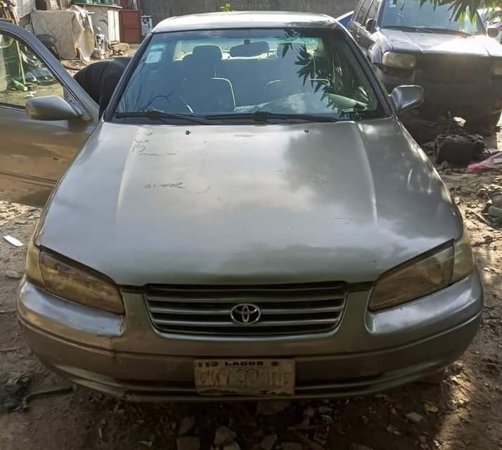 A picture of Toyota Camry tiny light 4plugs sound engine and gear AC
