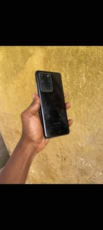 A picture of Samsung S20 Ultra 500k