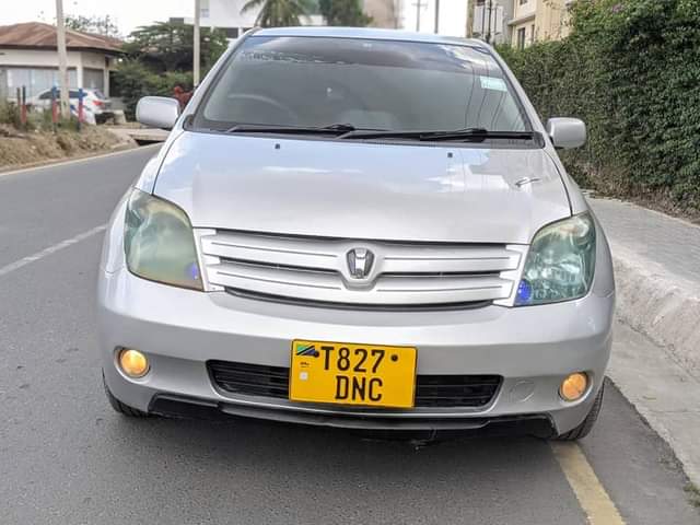 A picture of Toyota I s t