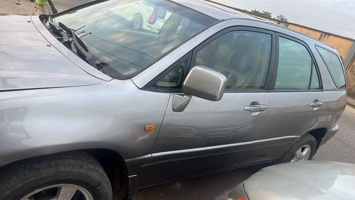 A picture of Reg Lexus Rx300 2022 Entry FIRST BODY Everything is working