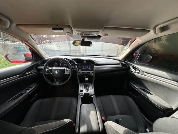 A picture of Dealers dealfastest finger 2019 Honda Civic with latest duty and