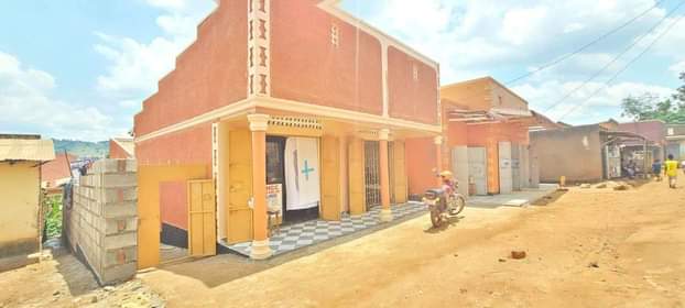 A picture of 2 double room shops and 2 single rooms behind for