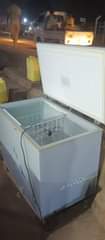 A picture of 400L capacity Hisense deep freezer on the sale