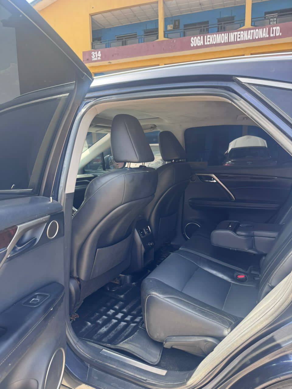 A picture of Lexus Rx350 2019