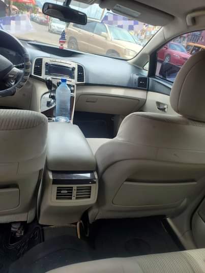 A picture of registered make toyota model venza YEAR 2010 condition ac chilling
