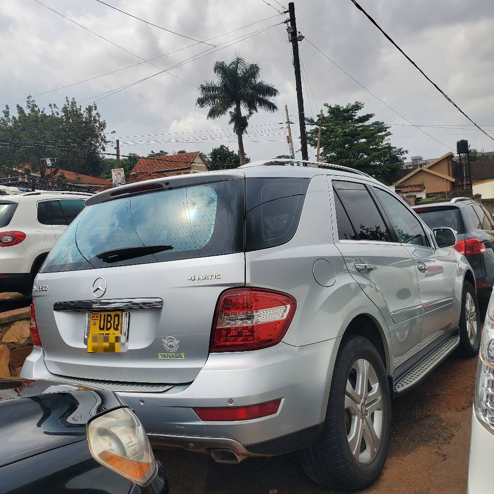 A picture of ML350 2009 47M