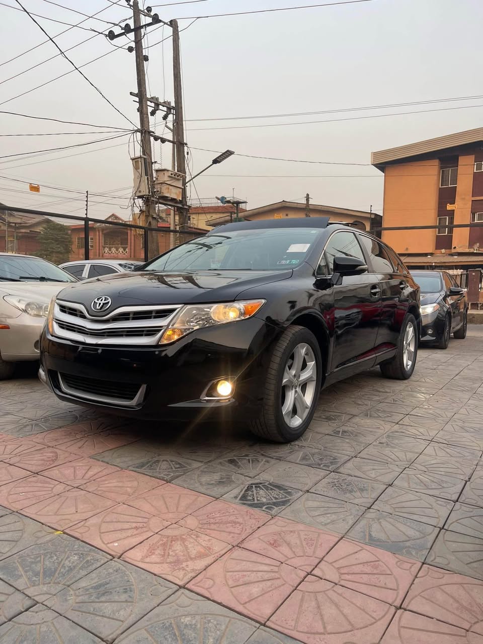 A picture of REGISTERED 2013 TOYOTA VENZA LIMITED