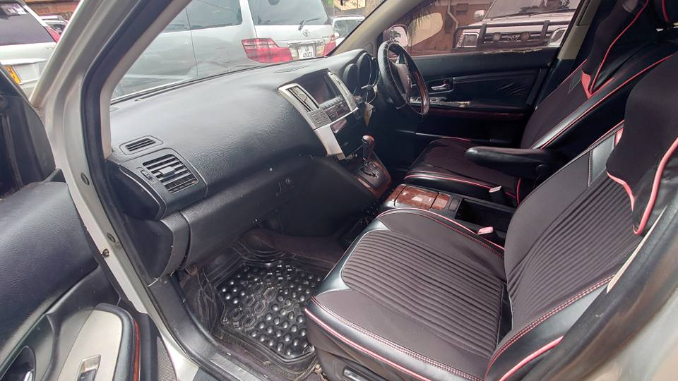 A picture of Toyota Harrier kawundo