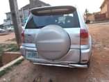A picture of This Toyota Highlander is available for sale in ibadan everything