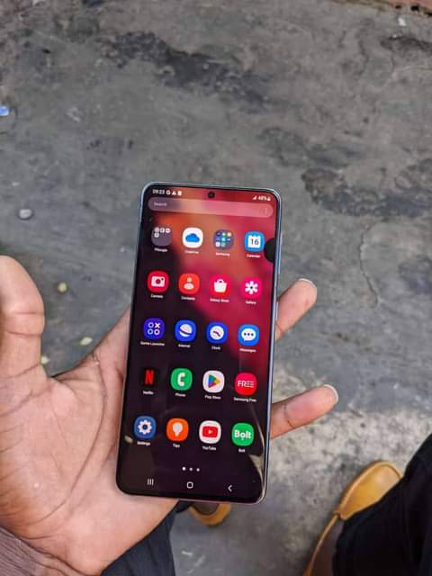 samsung s21