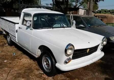 A picture of Peugeot 404 pickup